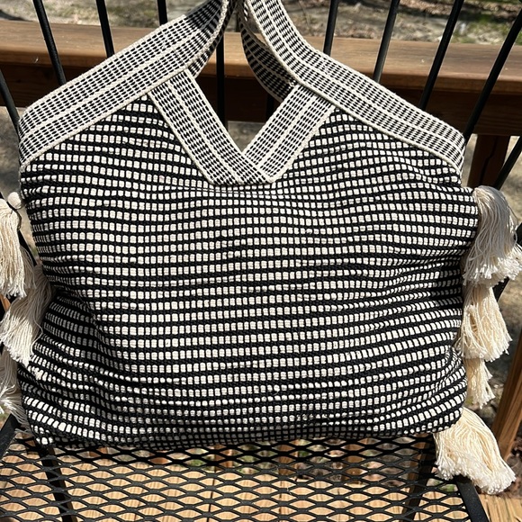 EUC TOTE/beach bags/purse/bag black and cream color - Picture 2 of 6